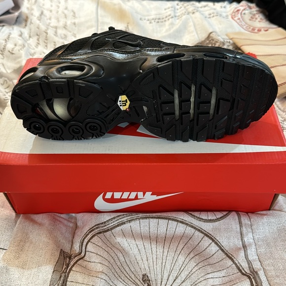 Men’s Nike air max plus size 8 - Picture 2 of 6